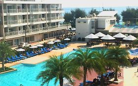 Grandblue Resort & Beachclub